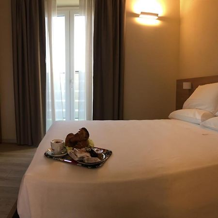 Terrazza Rooms Castrezatto Luaran gambar