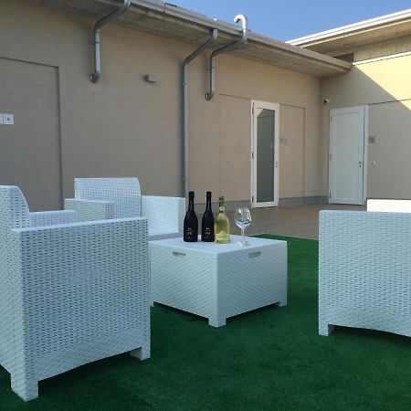 Terrazza Rooms Castrezatto Luaran gambar