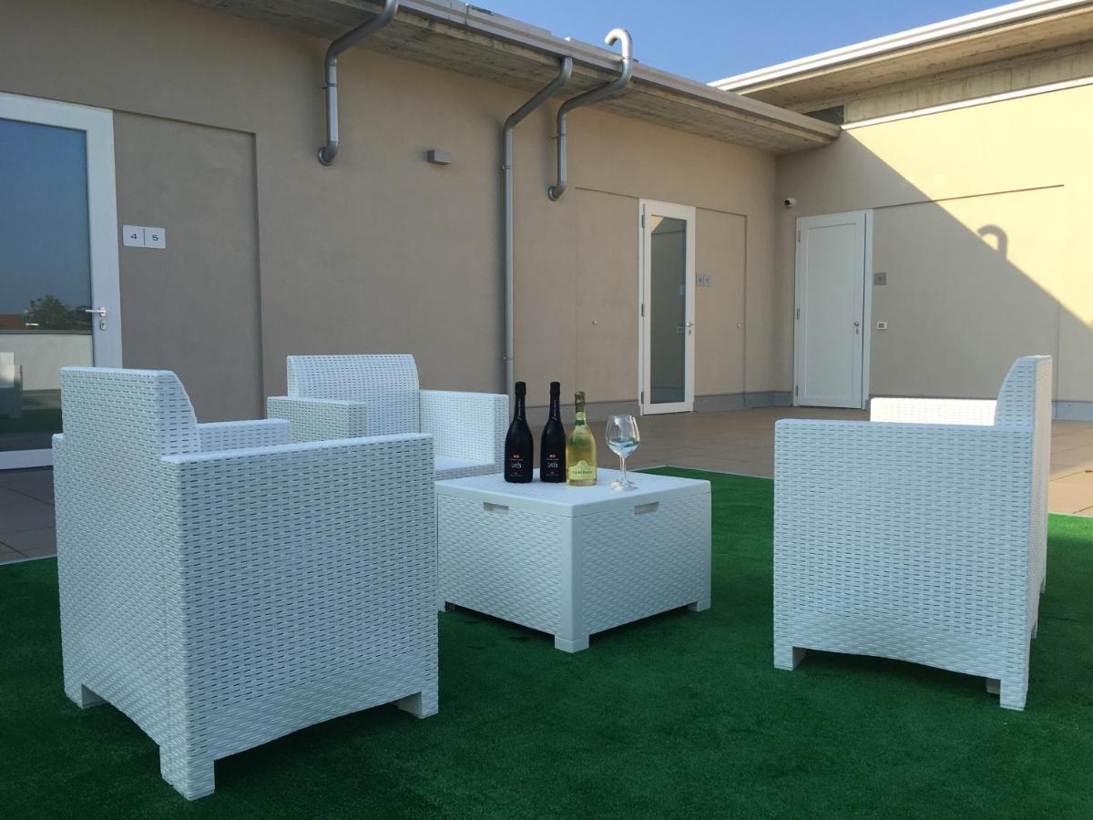 Terrazza Rooms Castrezatto Luaran gambar