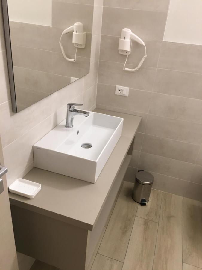 Terrazza Rooms Castrezatto Luaran gambar