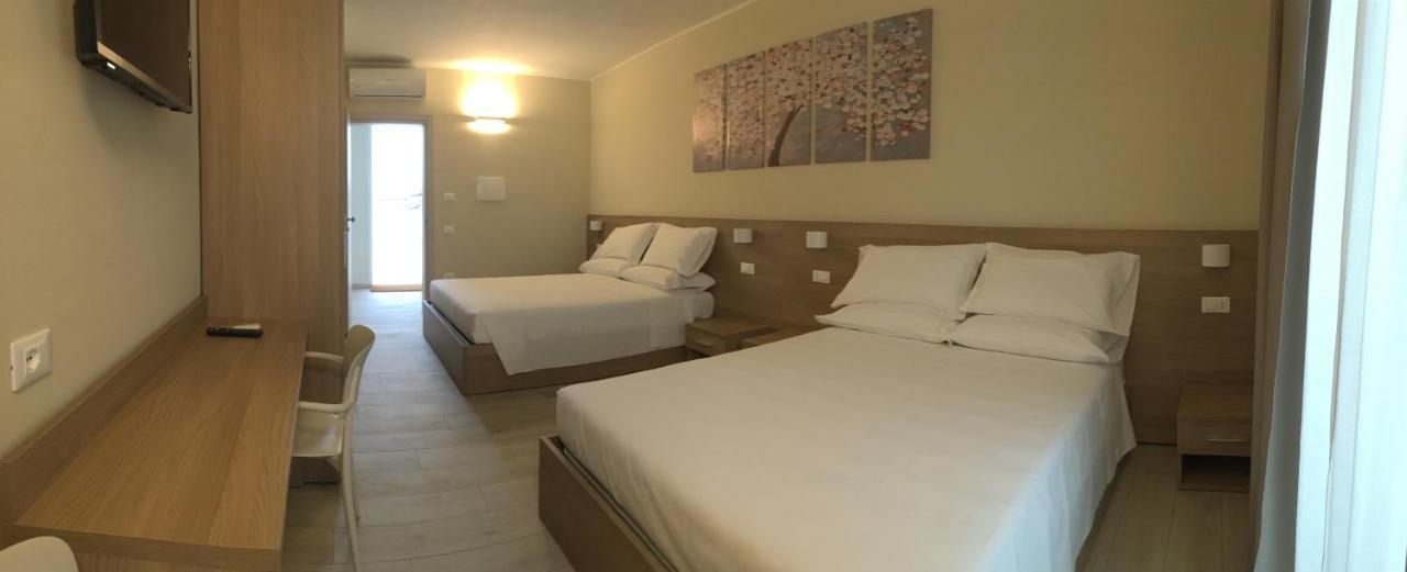 Terrazza Rooms Castrezatto Luaran gambar