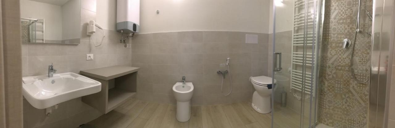 Terrazza Rooms Castrezatto Luaran gambar