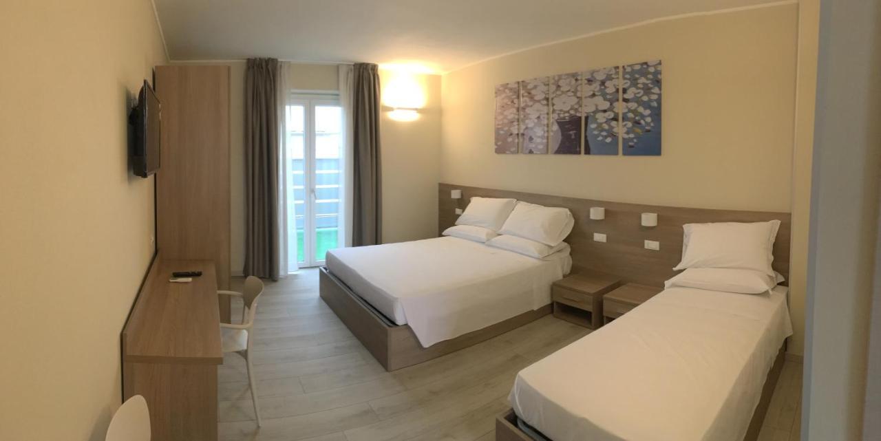 Terrazza Rooms Castrezatto Luaran gambar